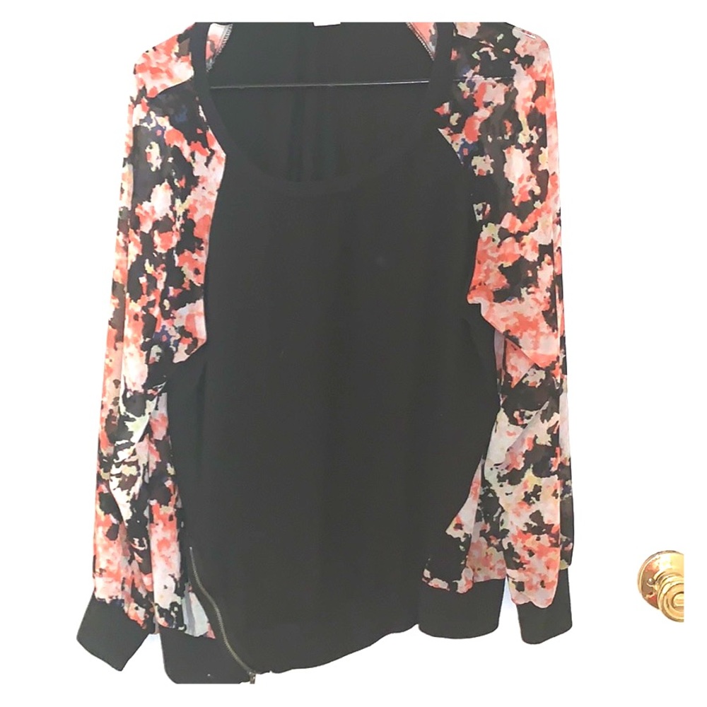 Sheer long sleeve top, w/ zipper on the right hip